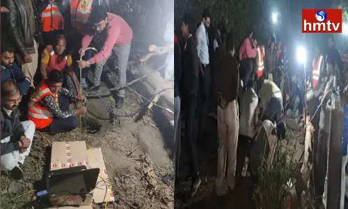 A Boy Fell Into A Borewell In Mandvi Madhya Pradesh A Boy Fell Into A Borewell In Mandvi Madhya Pradesh