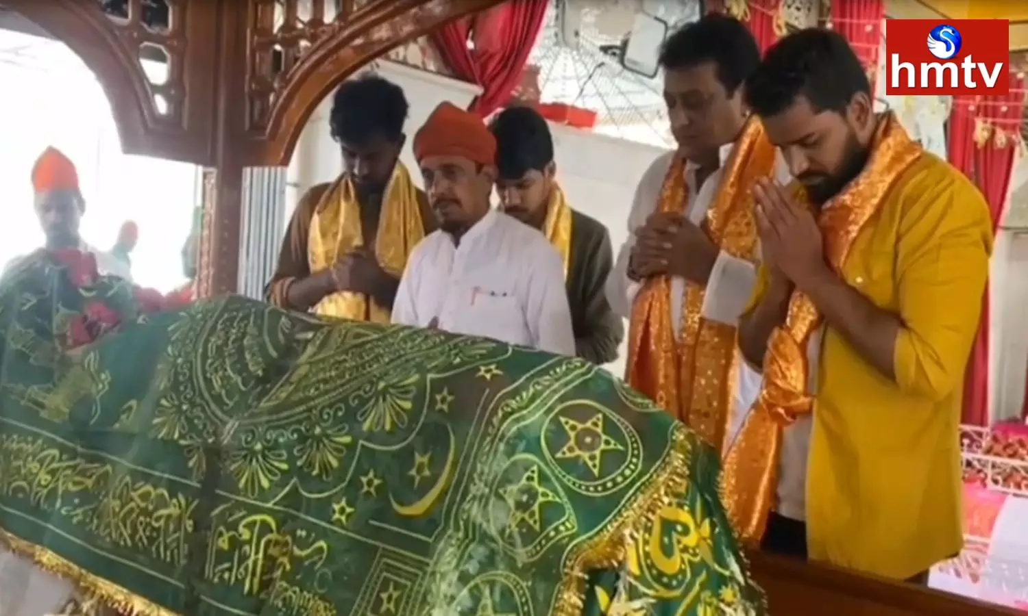 Prudhvi Raj Participate Ameen Peer Dargah Urusu Celebrations in Kadapa