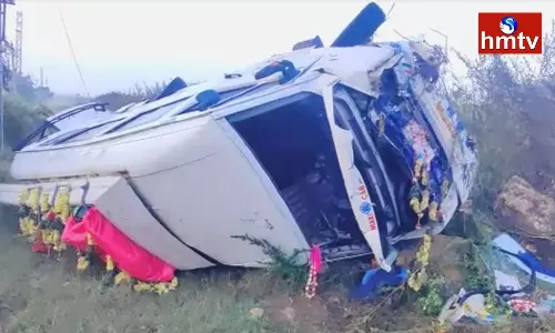 A Minibus of Ayyappa Devotees Overturned in Nandyala A Minibus of Ayyappa Devotees Overturned in Nandyala