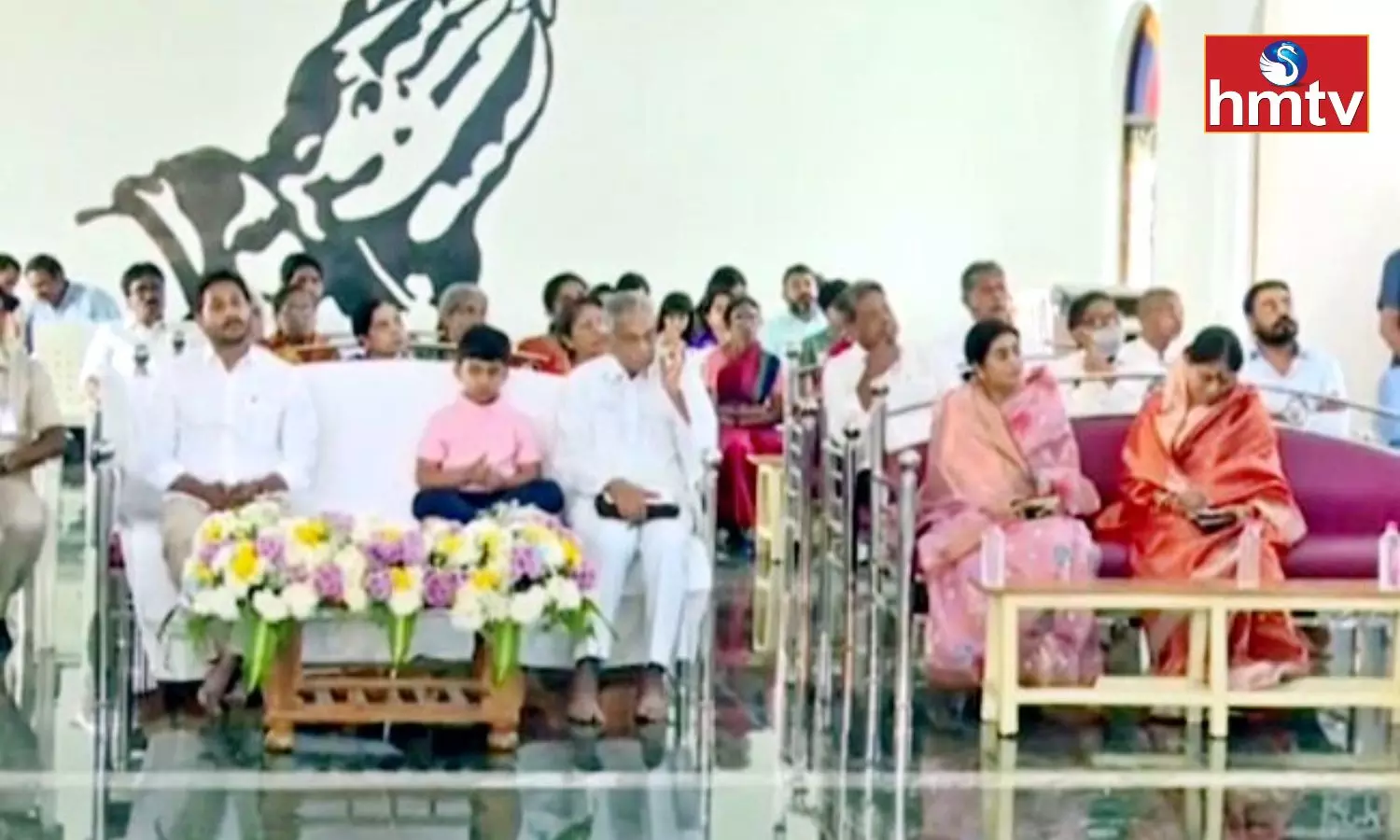 CM Jagan Attends Christmas Celebrations CSI Church Pulivendula