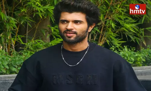 Vijay Devarakonda Gave Dates To  Gowtam Tinnanuri