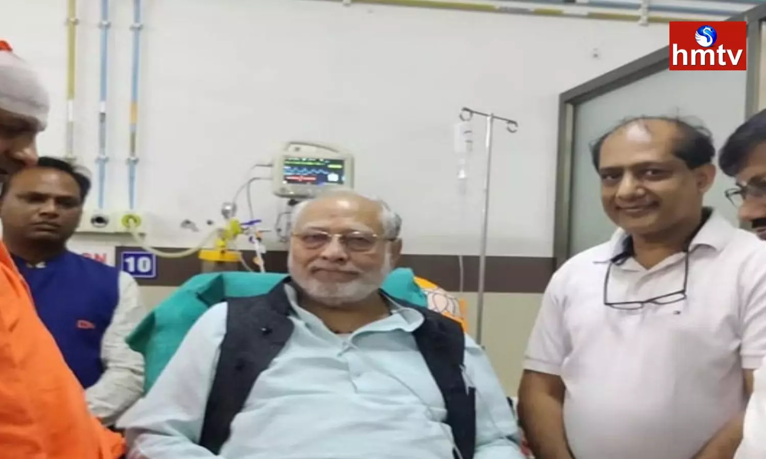 Prahlad Modi Car Hit The Road Divider Prahlad Modi Car Hit The Road Divider