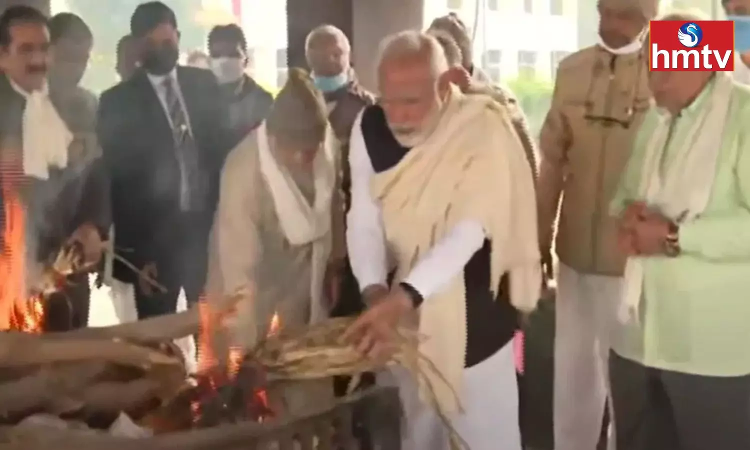 PM Modi Mother Heeraben last rites Completed at the Gandhinagar