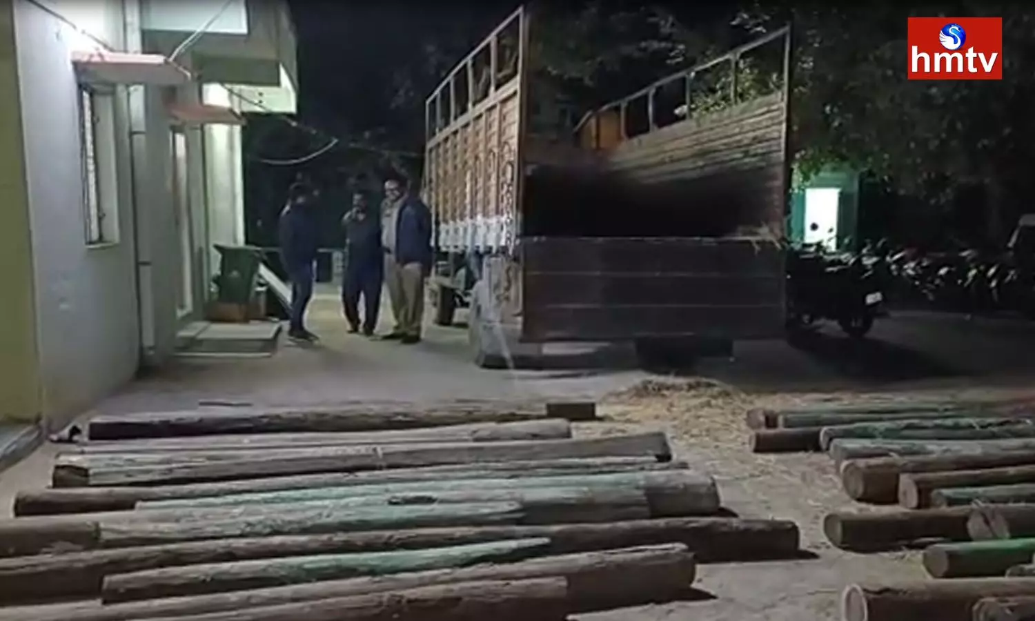 Red Sandalwood logs worth Rs.2.5 Crore Seized