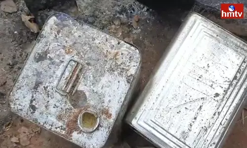 A Gang Extracting Oil From Animal In Tuni