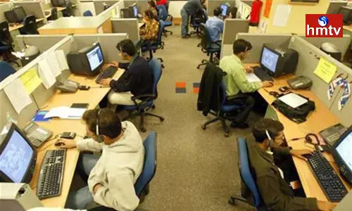 Thousands of Indian Techies Struggle to Find New Jobs in US Thousands of Indian Techies Struggle to Find New Jobs in US