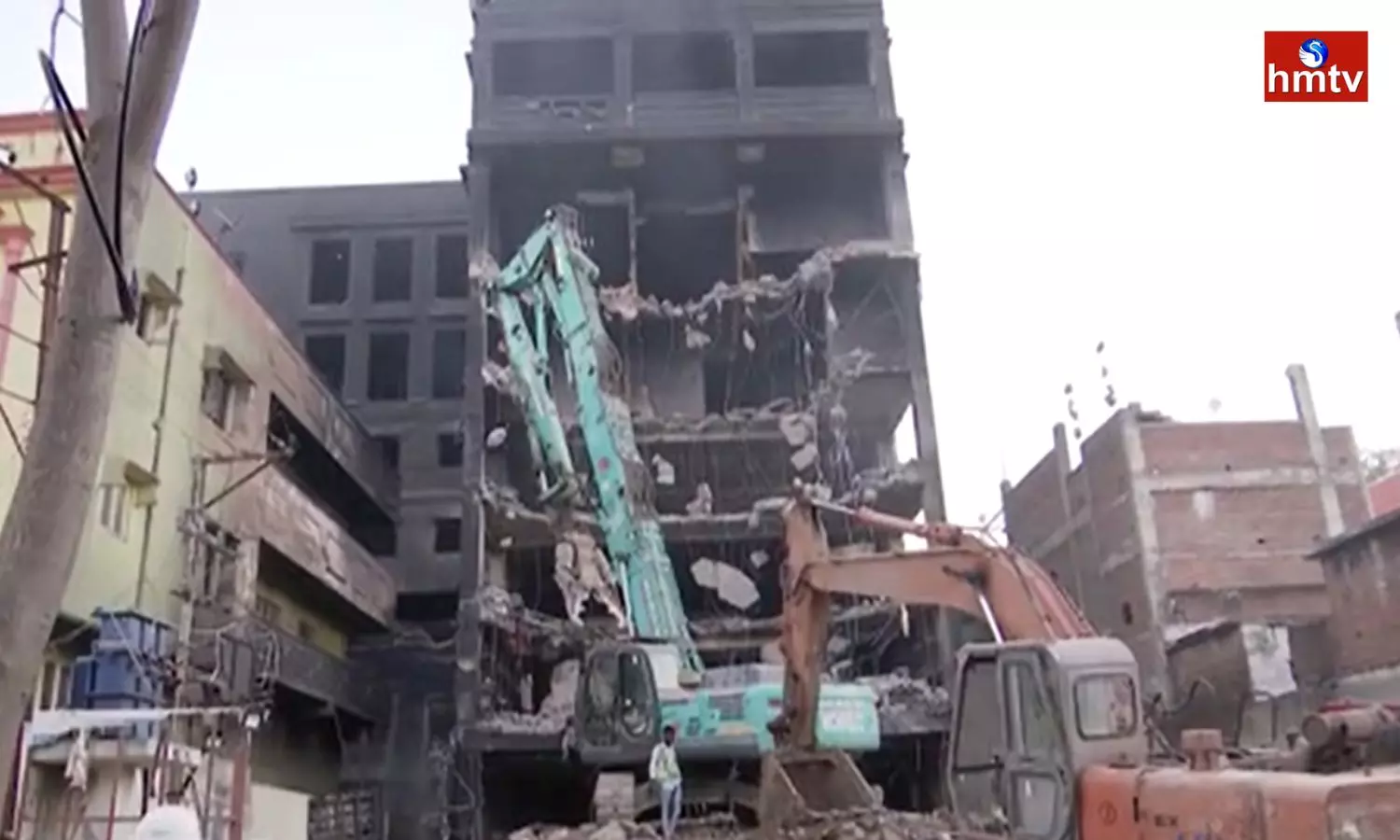 Ongoing Deccan Mall demolition works