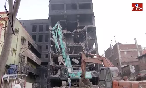 Ongoing Deccan Mall demolition works