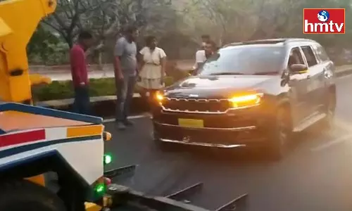 Road Accident In Jubilee Hills Checkpost Road Accident In Jubilee Hills Checkpost