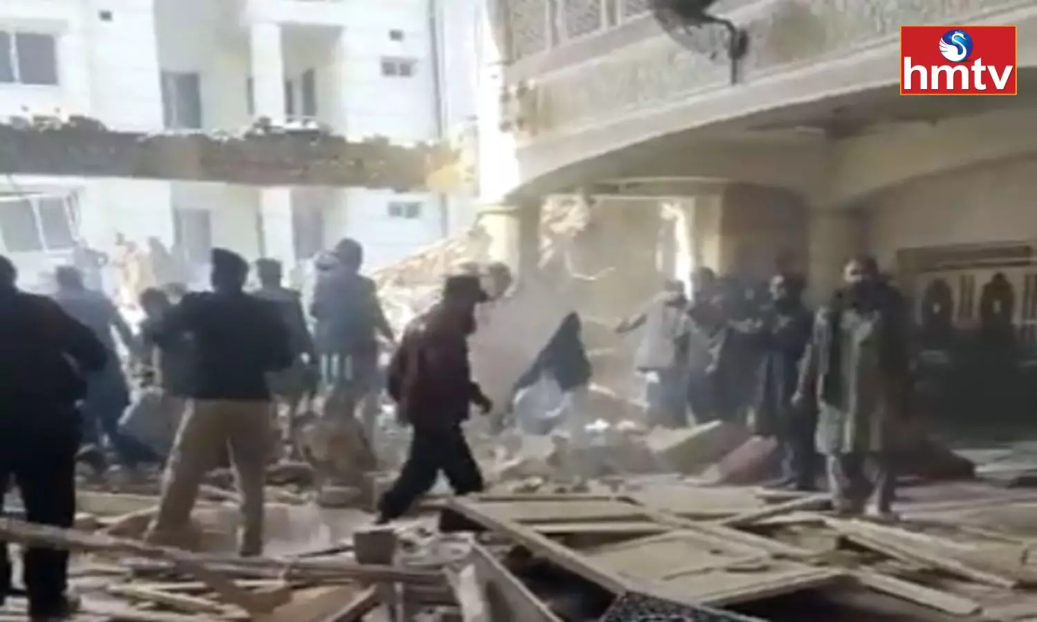 25 Dead, More Than 120 Wounded in Pakistan Mosque Blast 25 Dead, More Than 120 Wounded in Pakistan Mosque Blast