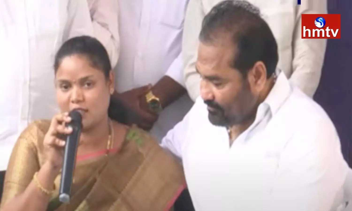 Nellore Mayor Sravanthi Supports MLA Kotamreddy Sridhar Reddy