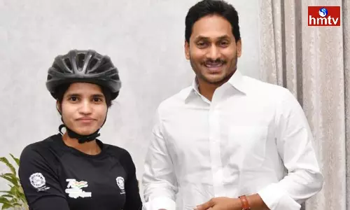 CM Jagan Announced a Cash incentive 10 lakhs to Asha Malaviya