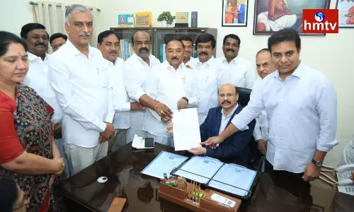 Banda Prakash Submitted Nomination Papers To Narasimhacharya