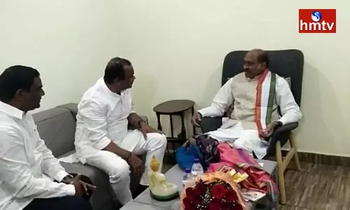 Komatireddy VenkatReddy Met With Manikrao Thakre