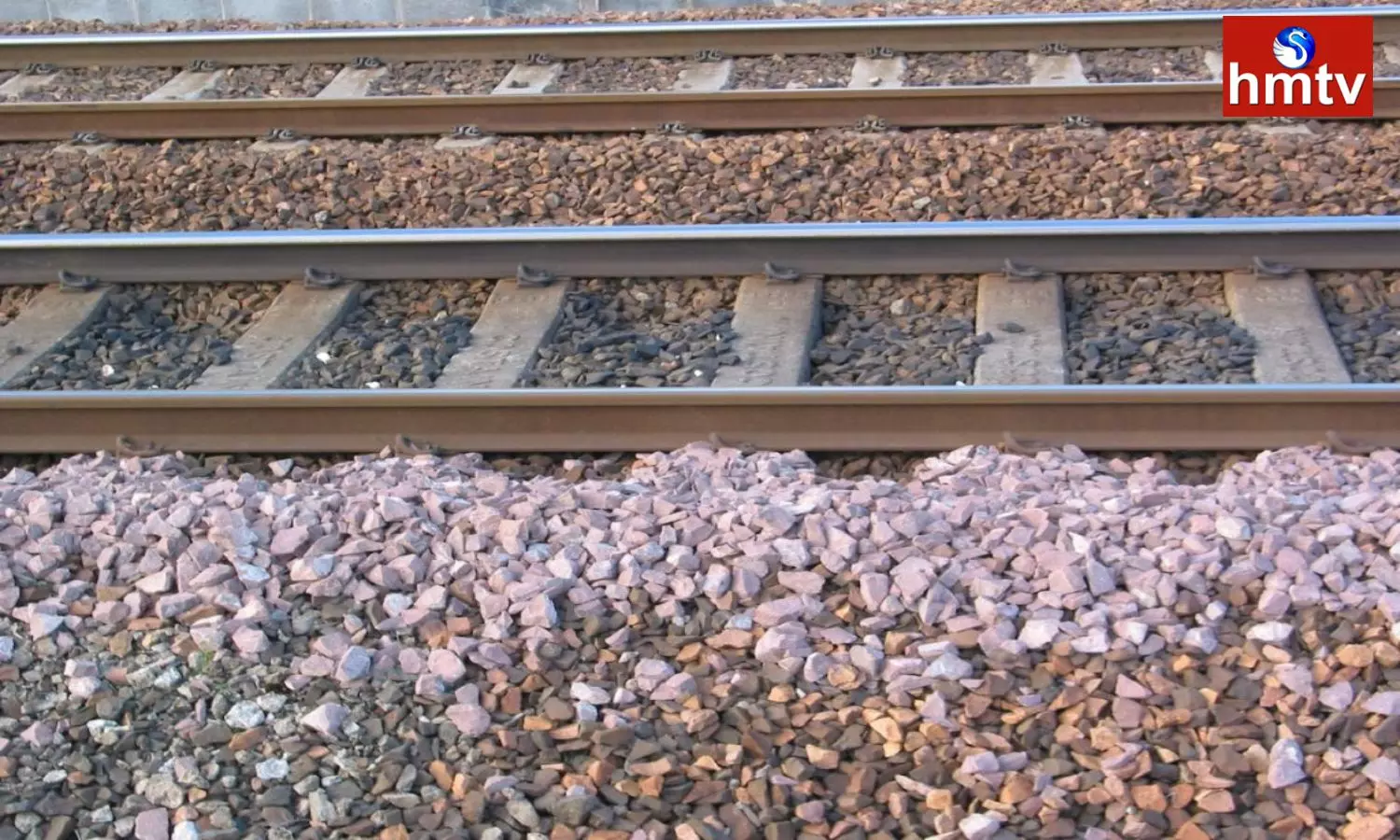 Why Stones are Laid on the Railway Track Know the Real Reason