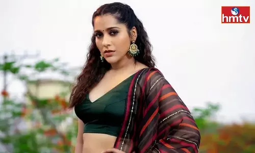 Achor Rashmi Gautam Gives Strong Replay To Netizen Achor Rashmi Gautam Gives Strong Replay To Netizen
