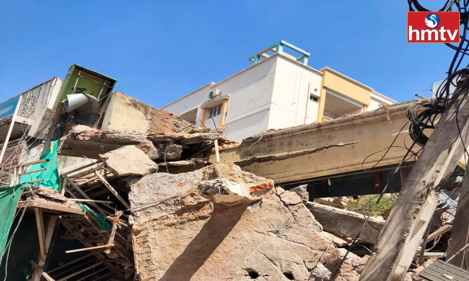 Old Building Collapsed in Kondapur