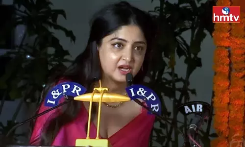 Actress Poonam kaur Emotional While Speaking in Raj Bhavan