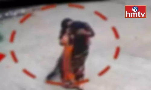 Man Forcibly Kissing Woman in Jamui Bihar Man Forcibly Kissing Woman in Jamui Bihar