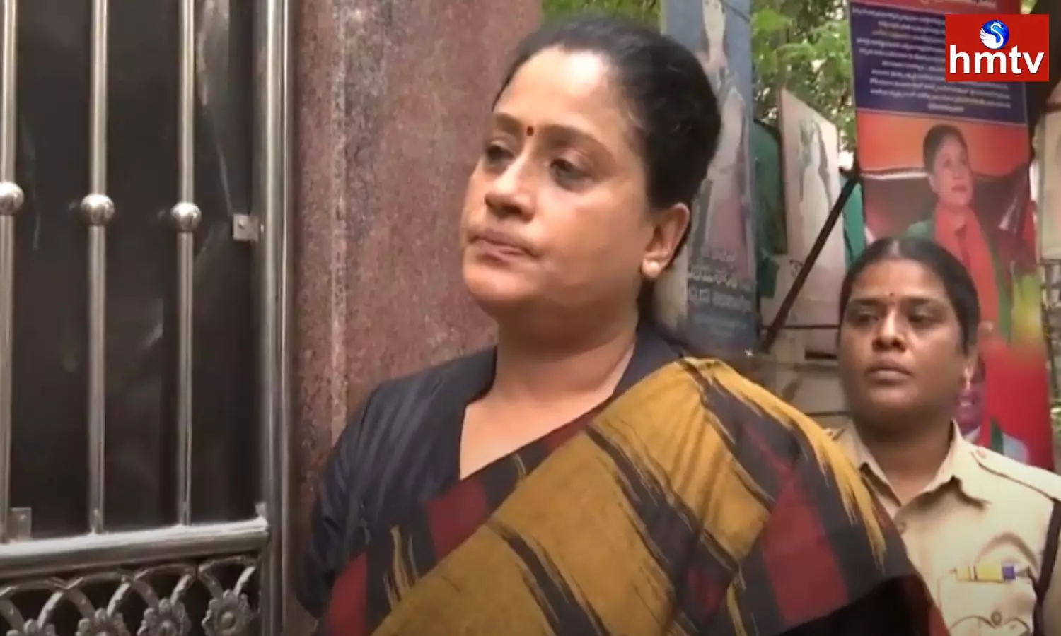 Vijaya Shanthi Comments On CM KCR