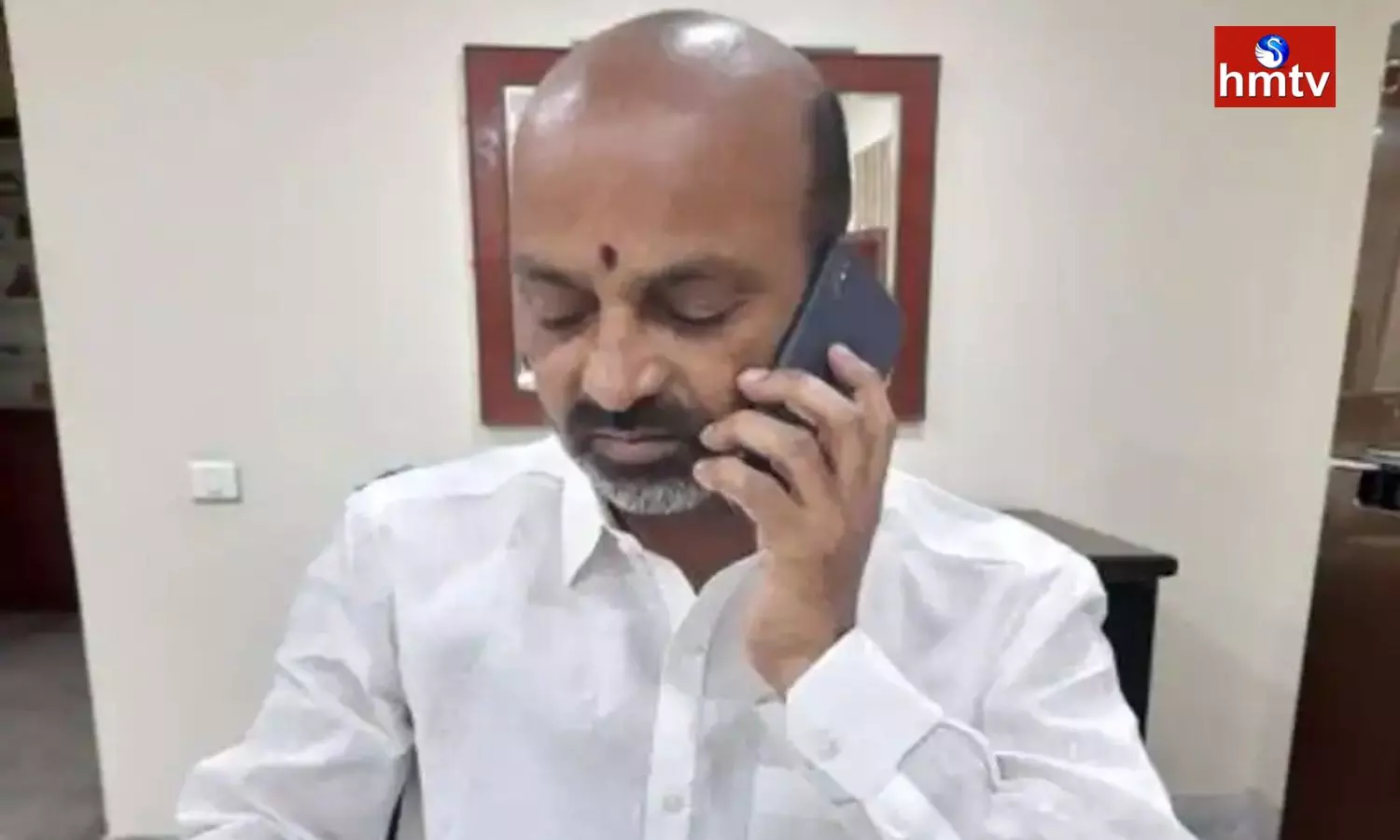 BJP National Leaders Phone Call To Bandi Sanjay About Arrest