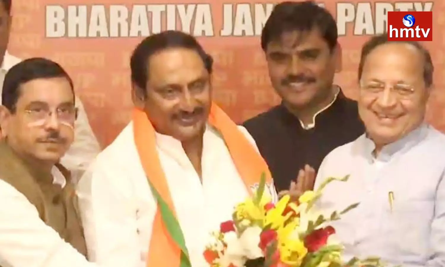 Former Andhra CM Kiran Kumar Reddy joins BJP