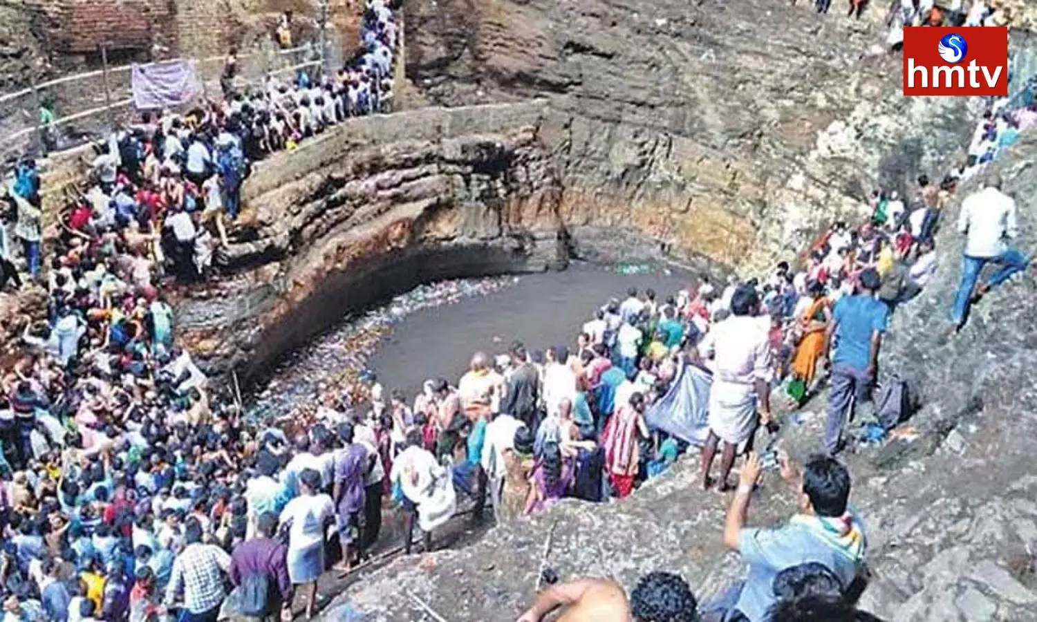 Saleshwaram Jathara: అధికారుల నిర్లక్ష్యం.. భక్తుల ప్రాణాల మీదకు తెచ్చిన జాతర..!