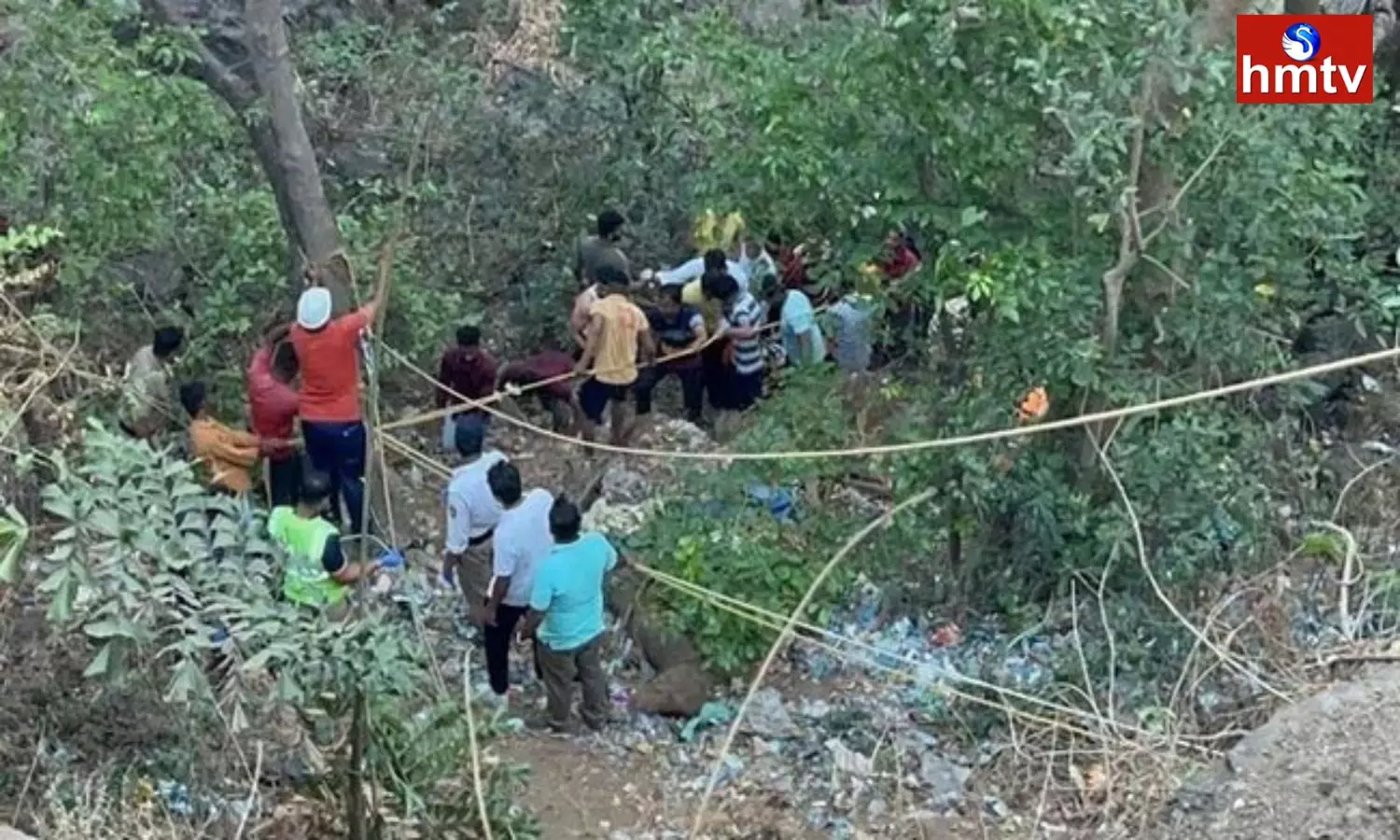 Road Accident in Maharashtra Bus Fell into the Valley 13 People Died