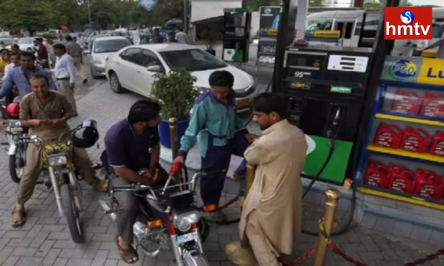 Pakistan Govt Hikes Petrol Price by ₹10 per Litre 282 per Litre