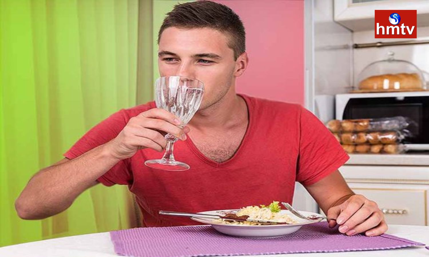 Health Tips తినేటప్పుడు ఎక్కువ నీరు తాగుతున్నారా.. అయితే, మీకో షాకింగ్