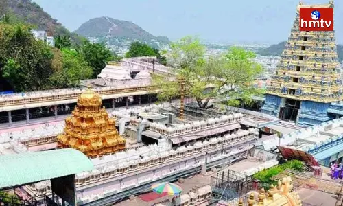 Vijayawada Durga Temple Is First Position For Food Supplying