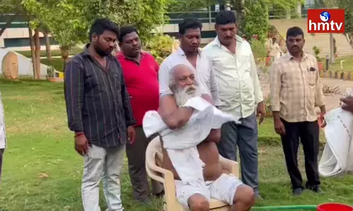 JC Prabhakar Innovative Protest Against Municipal Commissioner Behavior