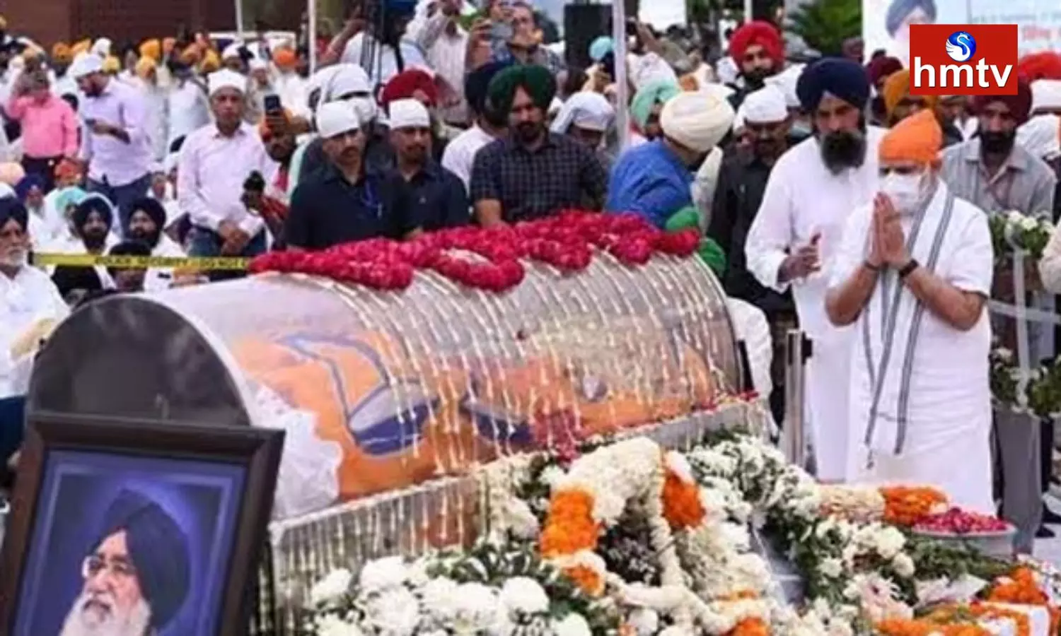 PM Modi Pays Homage To Parkash Singh Badal In Chandigarh