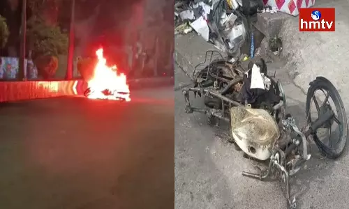 Bike Slipped On The Road At Vijay Talkies Vijayawada Bike Slipped On The Road At Vijay Talkies Vijayawada