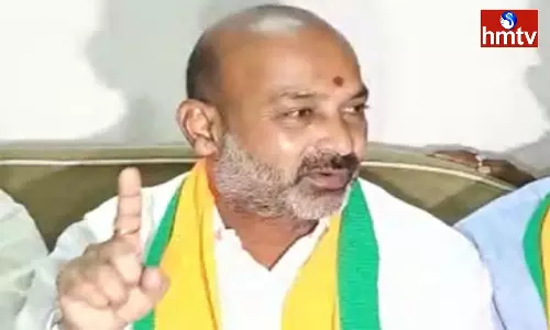 Bandi Sanjay Comments On KCR Family