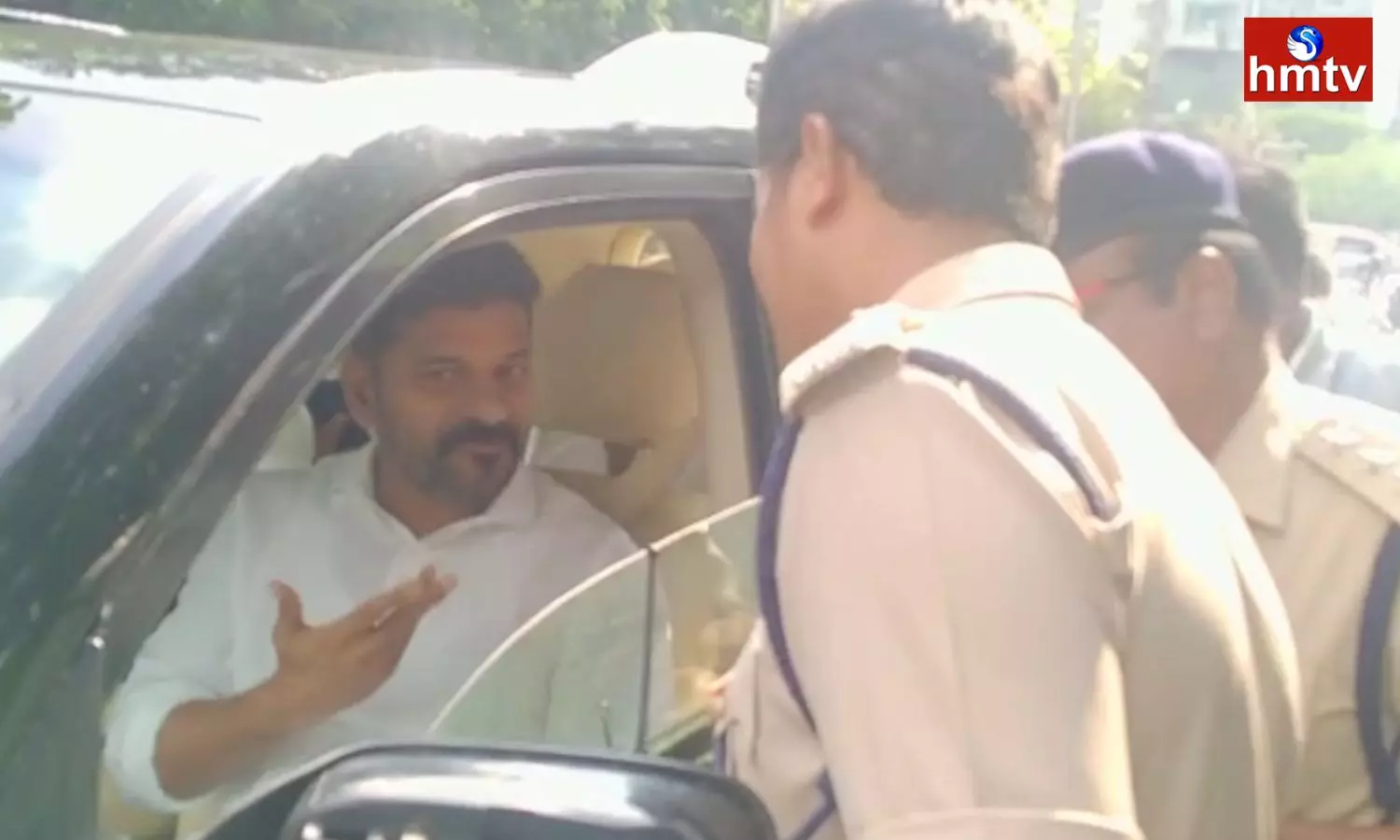 MP Revanth Reddy Stopped By Polices Telangana Secretariat