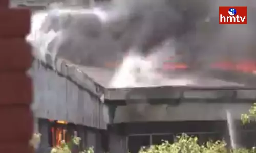 Fire Broke Out In a Bulding Near Raj Bhavan In Kolkata