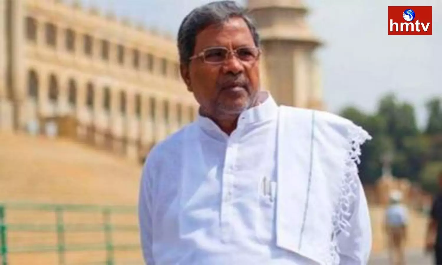Siddaramaiah Left For Delhi To Met Sonia And Kharge