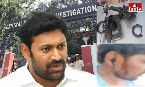 Avinash Reddy Followers Attacks on Journalists Avinash Reddy Followers Attacks on Journalists