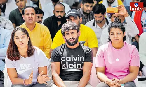 Protesting Wrestlers Say They Will Throw Their Medals into Ganga