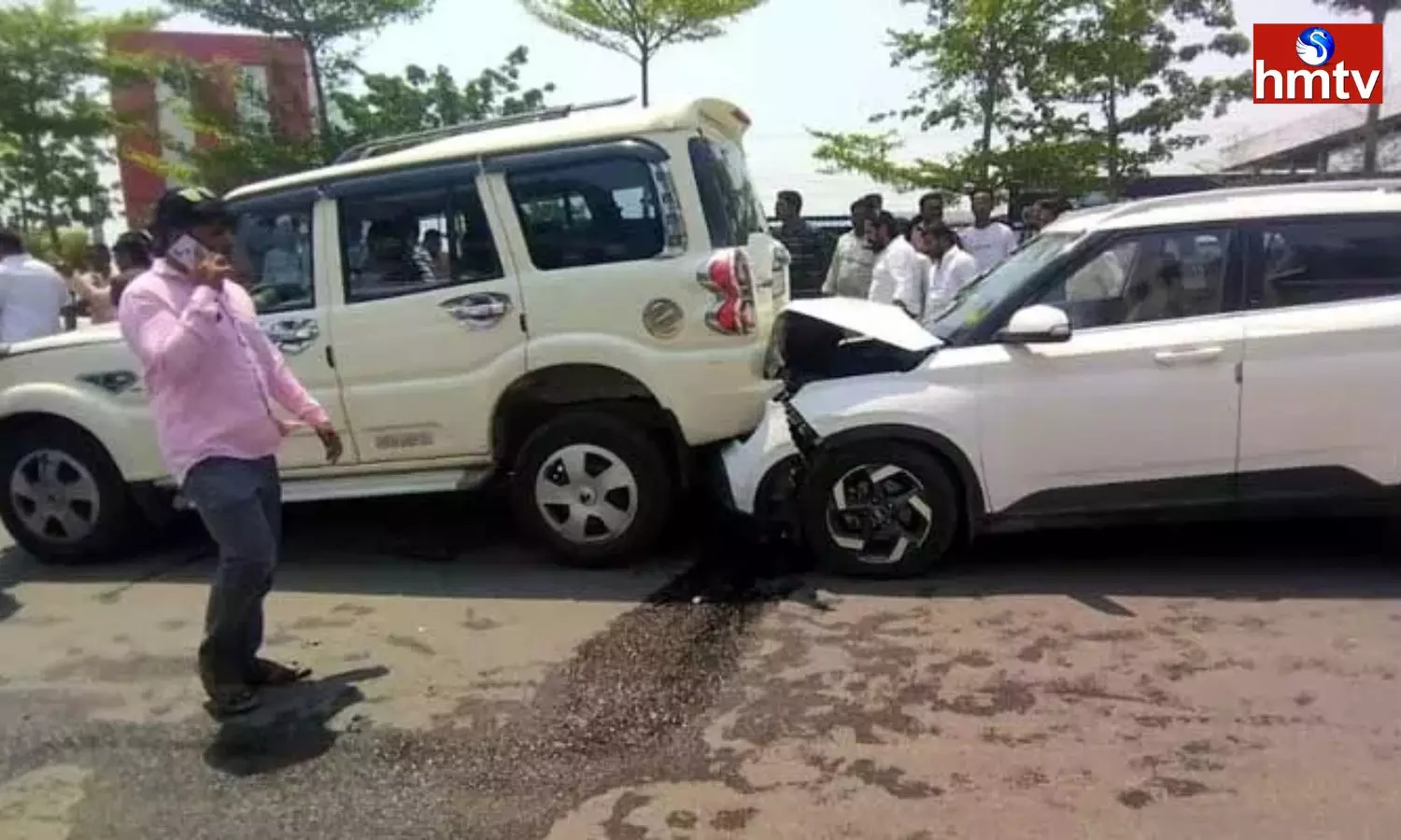 Accident In Nizamabad MLA Jeevan Reddy Convoy Accident In Nizamabad MLA Jeevan Reddy Convoy