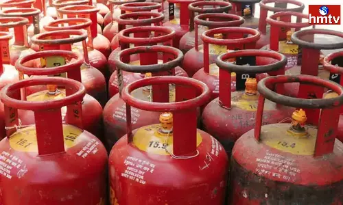 Oil Comopanies Reduced the Non Domestic Gas Cylinder Price