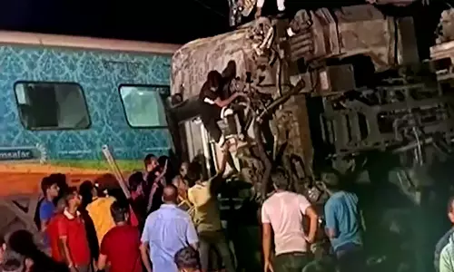 ఒడిశాలో ఘోర రైలు ప్రమాదం.. గూడ్స్ రైలును ఢీకొట్టిన కోరమండల్ ఎక్స్‌ప్రెస్