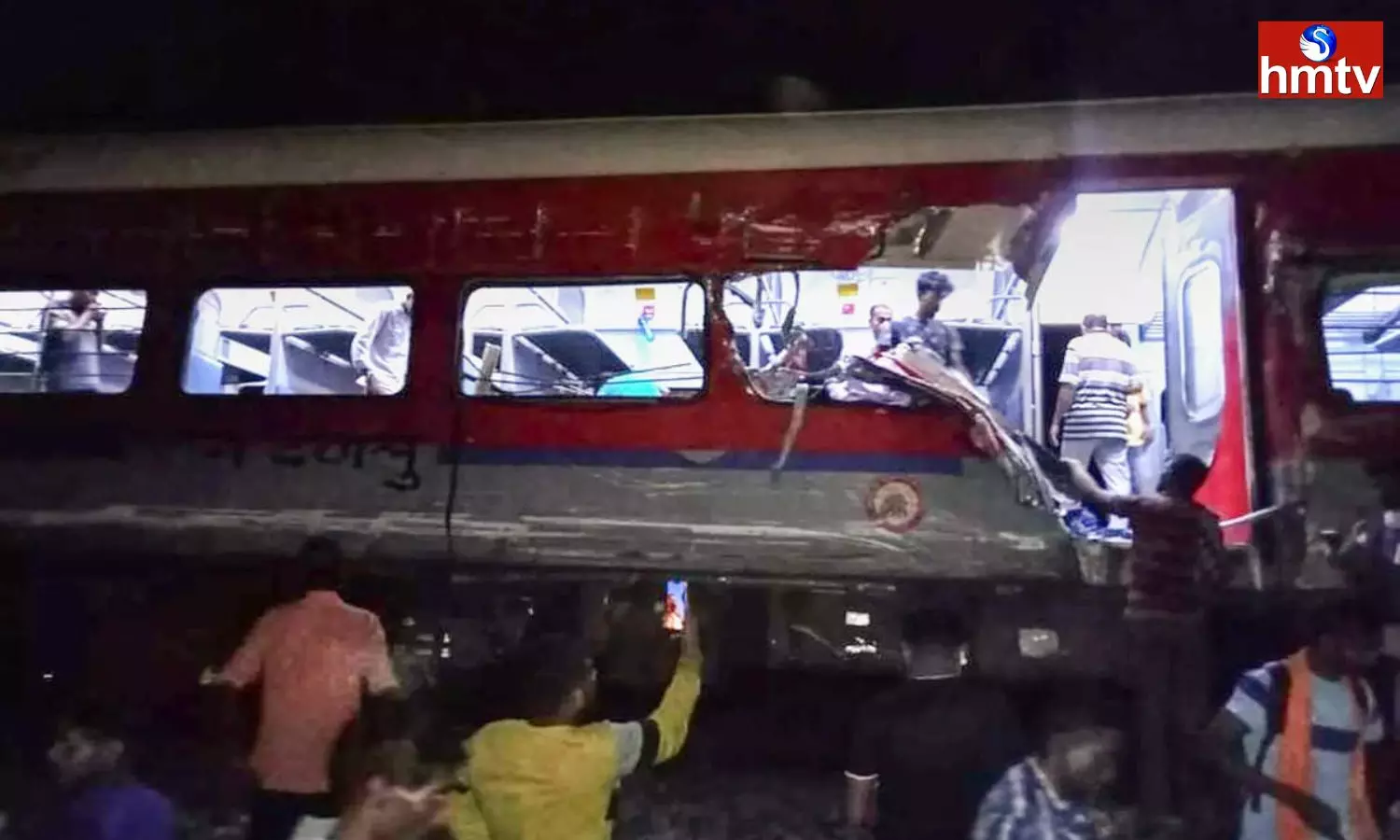 Balasore Injured Train Reached Howrah Medical Teams at the Railway Station