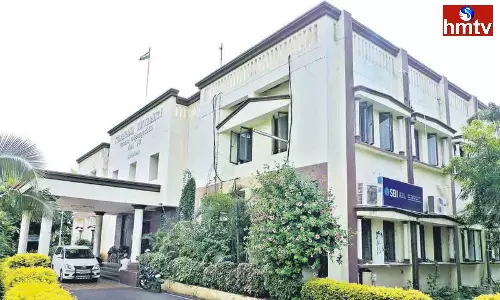 Vigilance Officers Raids In Telangana University Vigilance Officers Raids In Telangana University