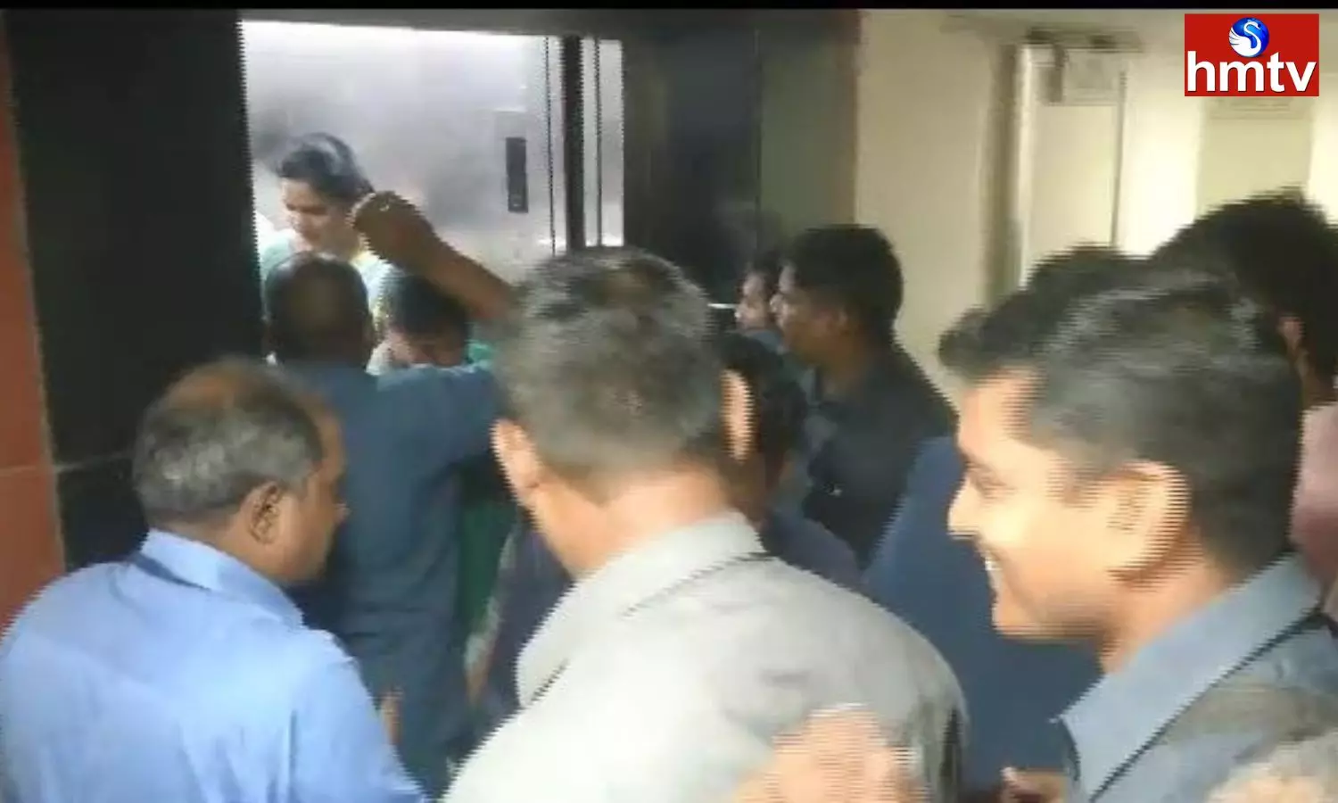 Minister Vidadala Rajini Stuck In The Lift