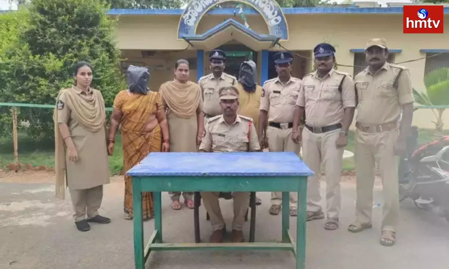 In Chagalamarri Of Nandyala District A Woman Was Cheated In The Name Of Black Magic