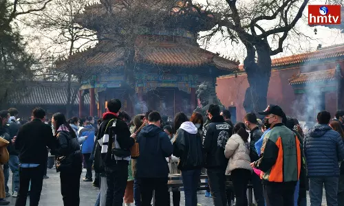 Young People of China Temple Visits Increasing Young People of China Temple Visits Increasing