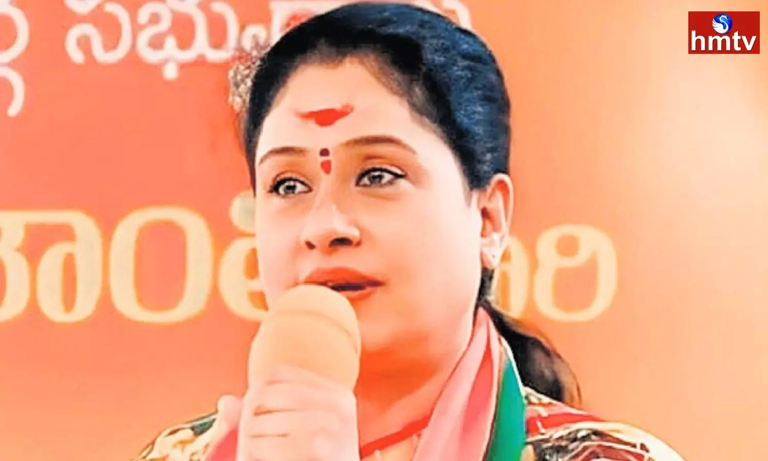 Vijaya Shanthi Comments On KCR Vijaya Shanthi Comments On KCR