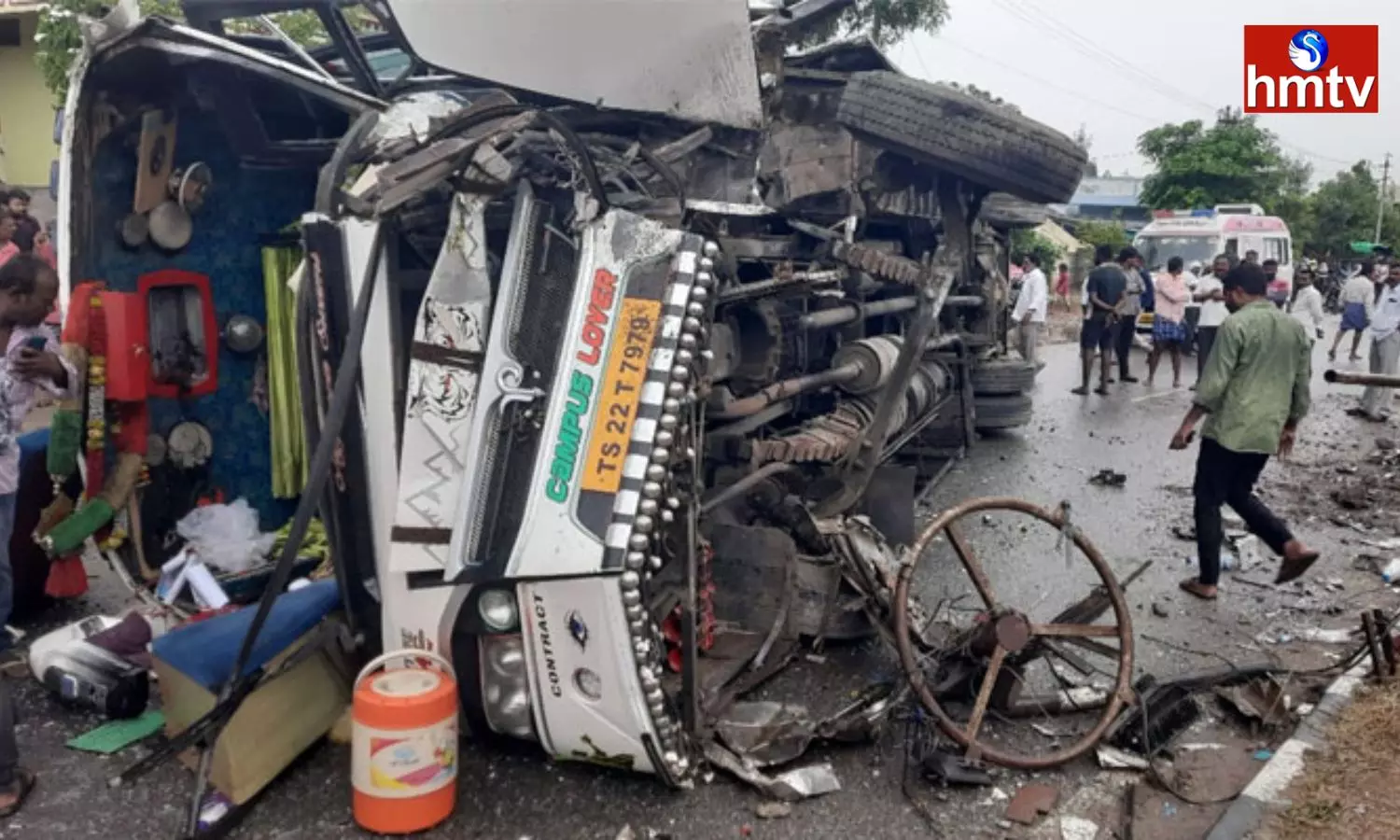 Road Accident in Peddapalli Road Accident in Peddapalli